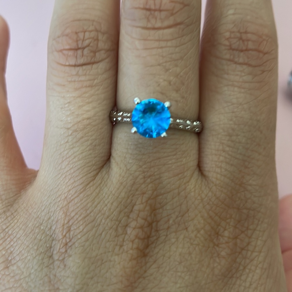 Beautiful Silver Blue Crystal silver Ring Sz. 6.75
